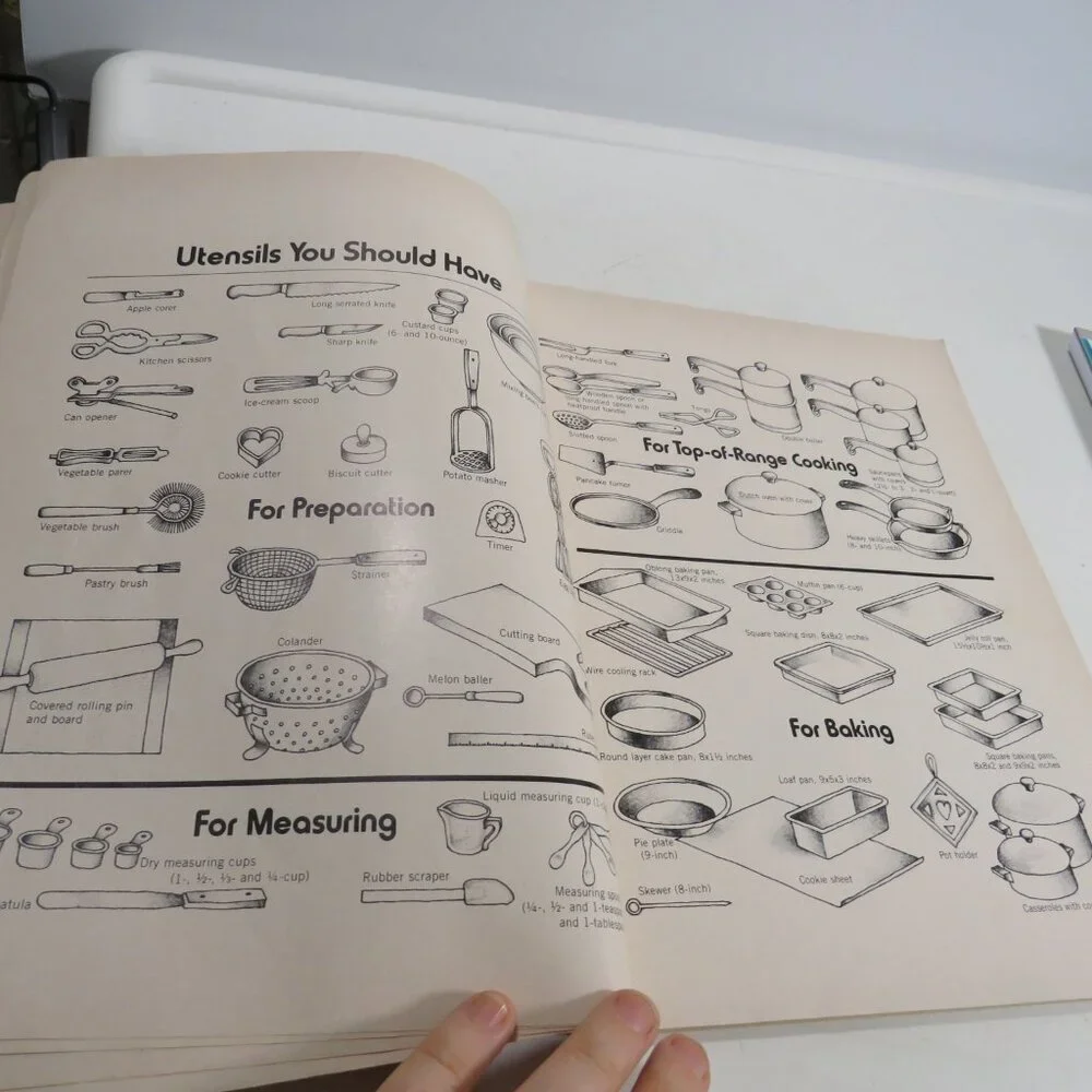 Betty Crocker's Cookbook for Boys & Girls 70s